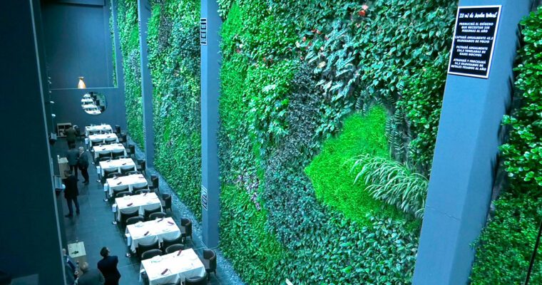 El Jardín Vertical: Naturaleza en el corazón de la ciudad