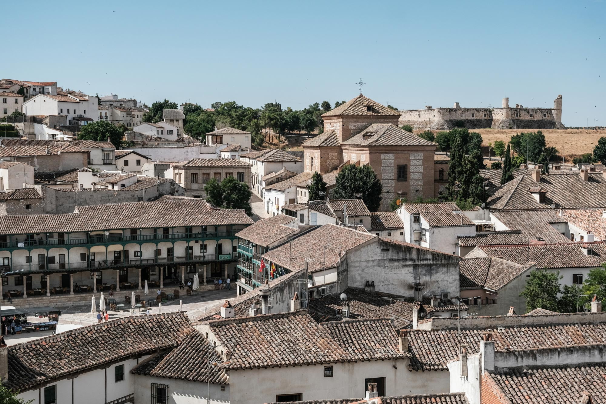 Descubre la belleza y encanto de Chinchón: guía turística completa
