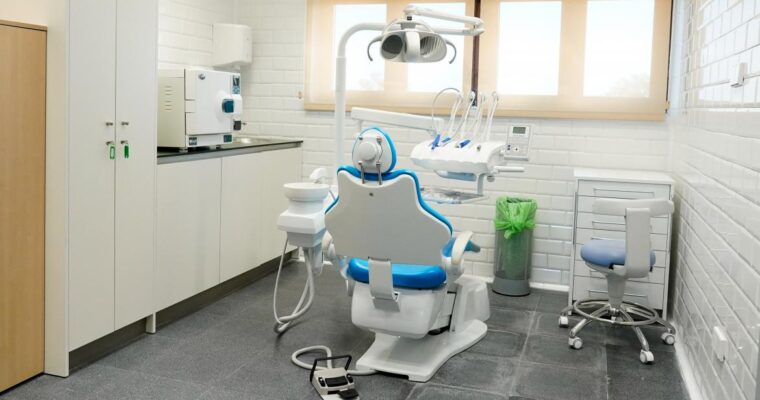 Beneficios del Plan de Salud Bucodental de la Comunidad de Madrid: Más de 1.600 mayores de 80 años reciben tratamientos gratuitos