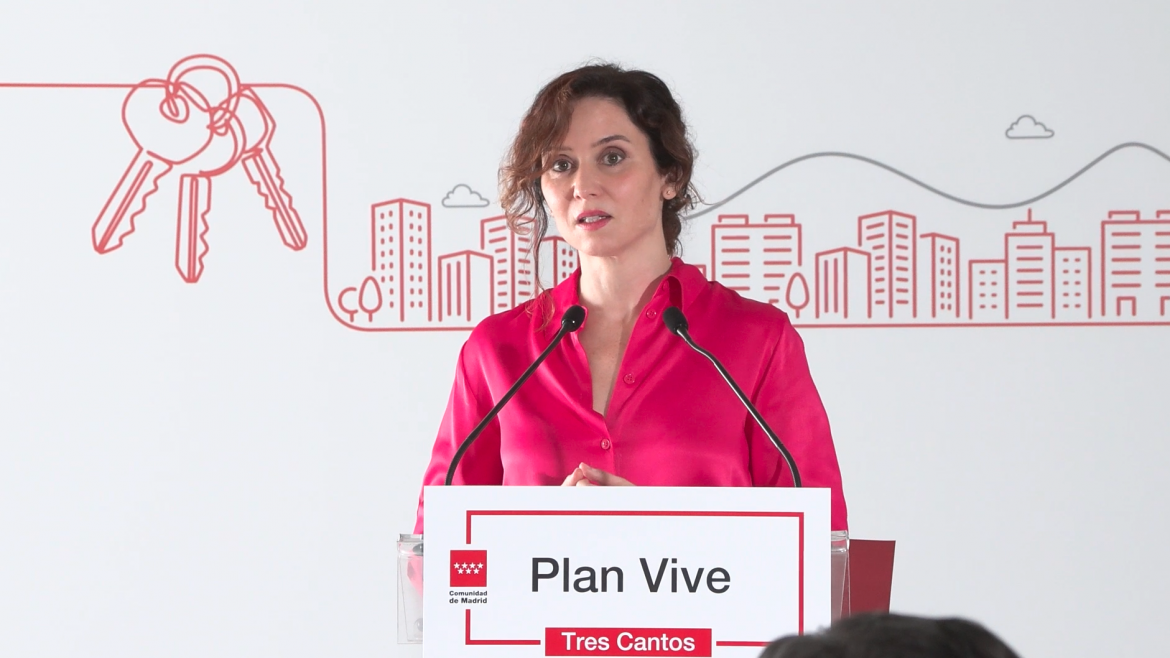 Plan Vive: Díaz Ayuso entrega 209 viviendas de alquiler asequible en Tres Cantos