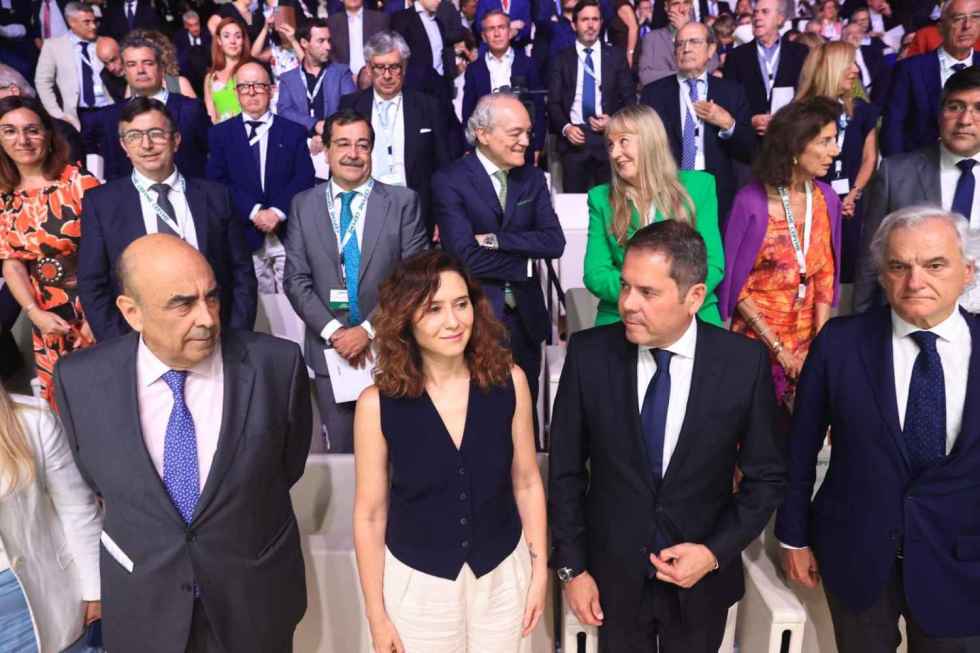Díaz Ayuso defiende la dignidad de las empresas frente a la intervención política en Madrid