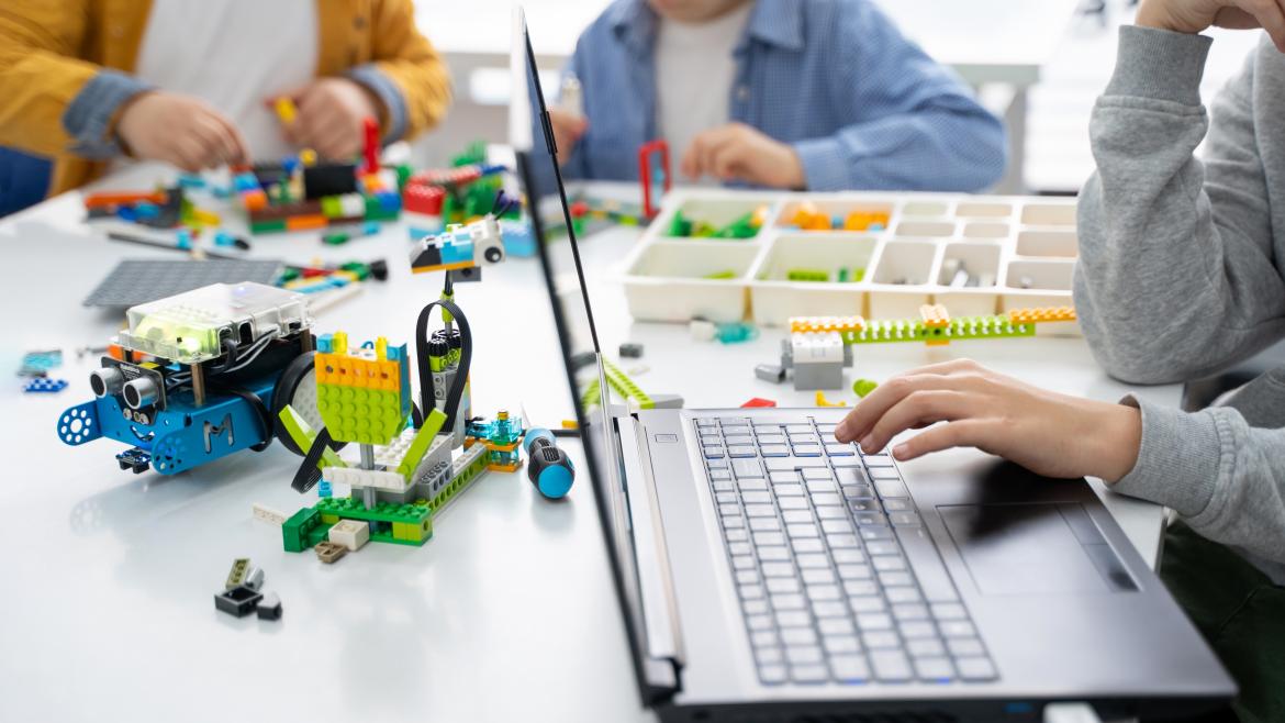 La Comunidad de Madrid potenciará la educación digital con la implementación de robótica en colegios e institutos