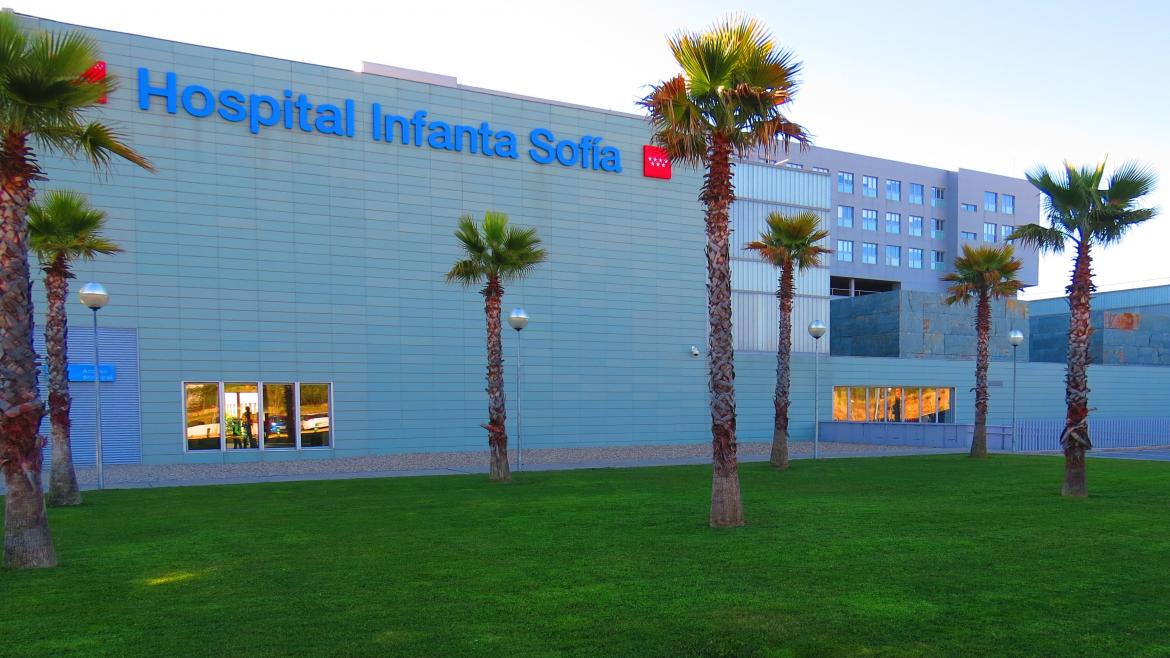 Emotiva despedida de los residentes en el Hospital público Infanta Sofía al finalizar su formación especializada