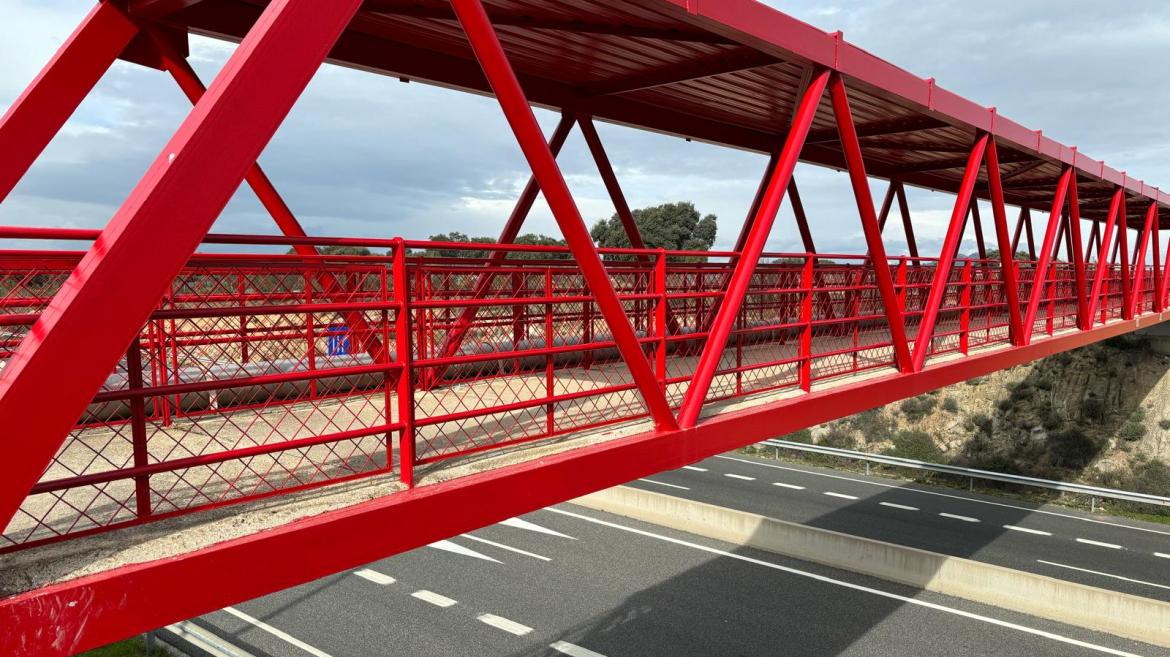 Inversión de 2,3 millones de euros en pasarelas peatonales: mejora de la movilidad en 13 municipios de la Comunidad de Madrid