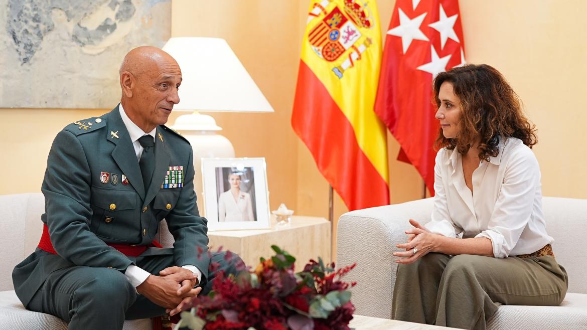 Encuentro entre Díaz Ayuso y el jefe saliente de la Guardia Civil en Madrid: un paso clave en la seguridad de la Comunidad