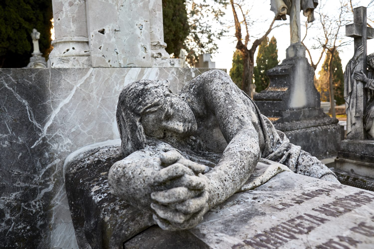 Descubre la importancia de los cementerios en la celebración de Todos los Santos en Madrid – Diario del Ayuntamiento