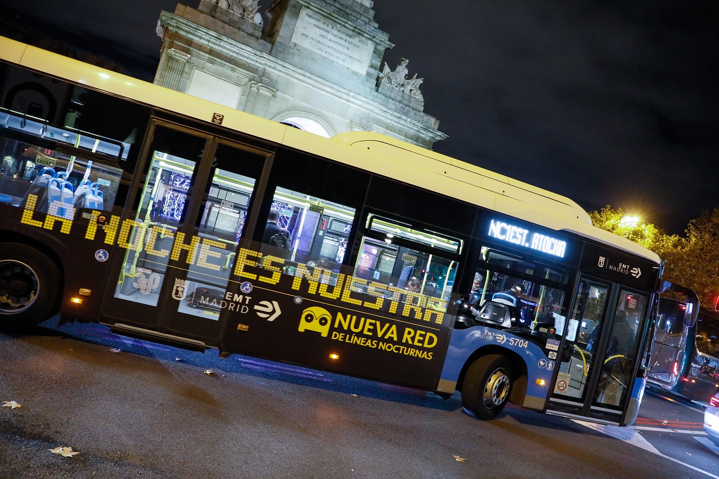 Descubre la fascinante historia del bus que nunca duerme en el Diario del Ayuntamiento de Madrid