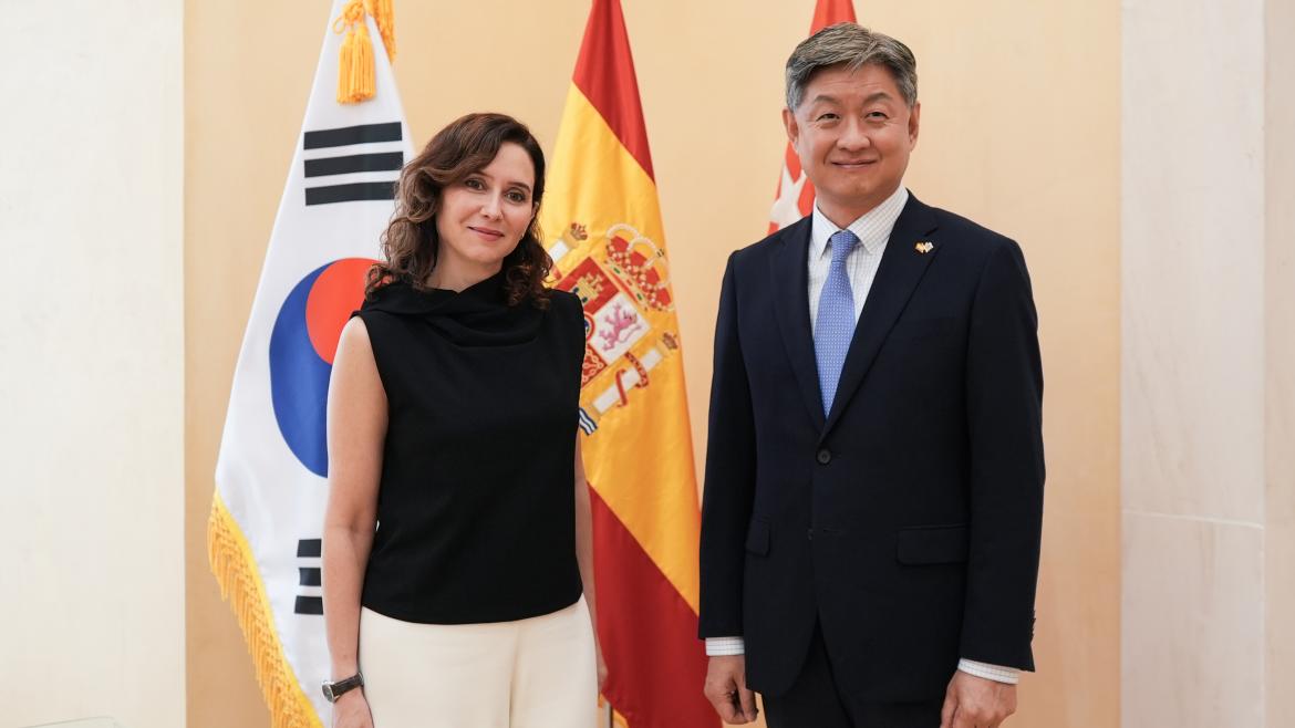 Díaz Ayuso recibe al embajador de Corea en la Real Casa de Correos: un encuentro diplomático en España