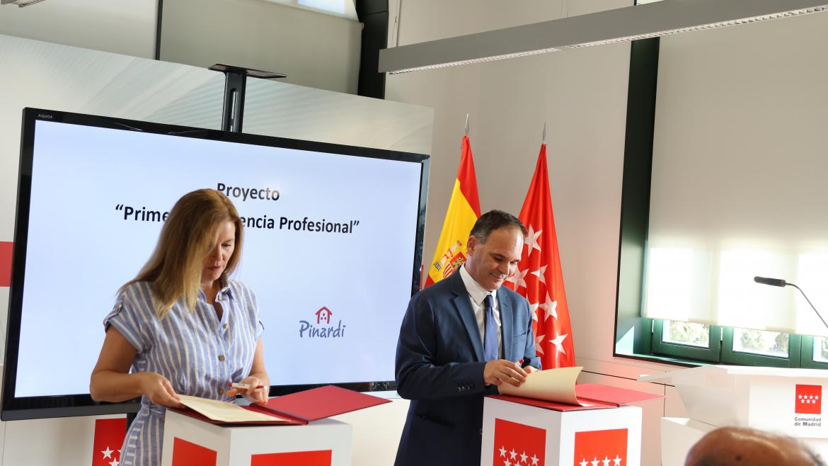 Éxito en la inserción laboral de jóvenes vulnerables en la Comunidad de Madrid: ¡75% logra empleo gracias a Primera Experiencia Profesional!