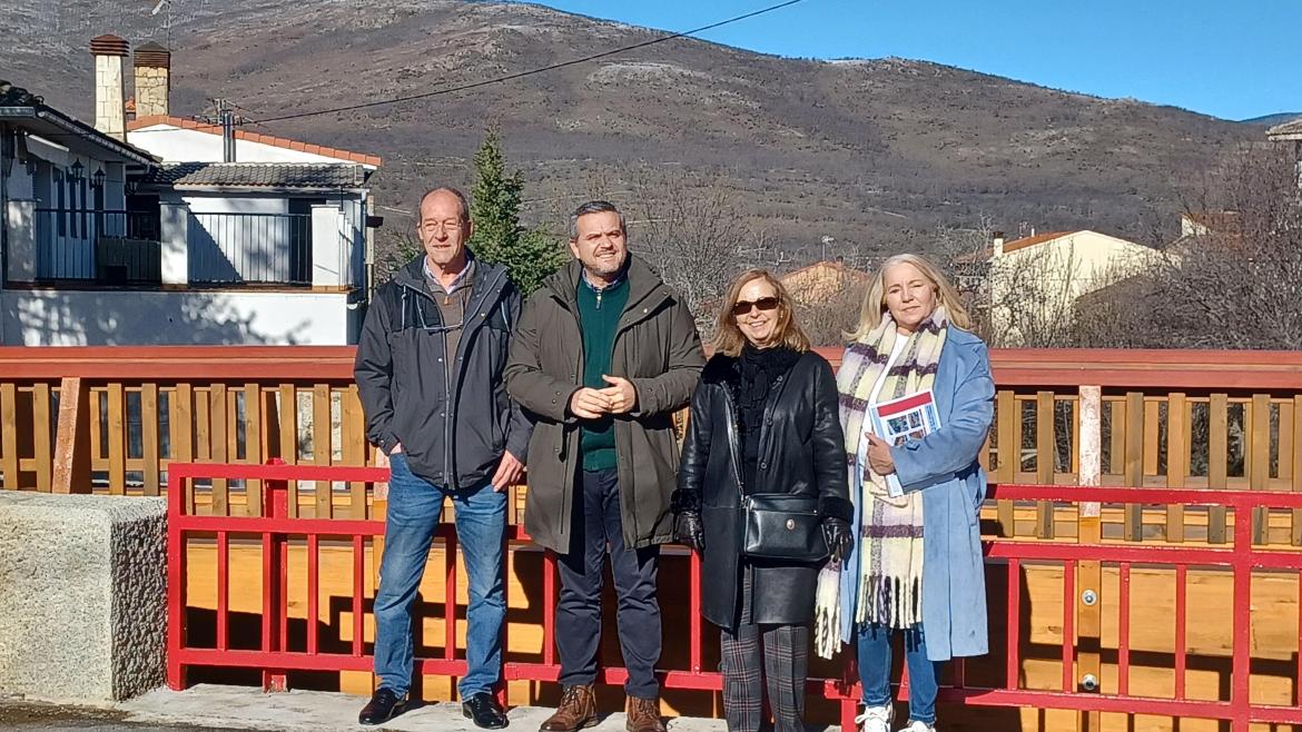 La Comunidad de Madrid inaugura dos pasarelas peatonales en Canencia y San Mamés para mejorar la seguridad vial de los residentes