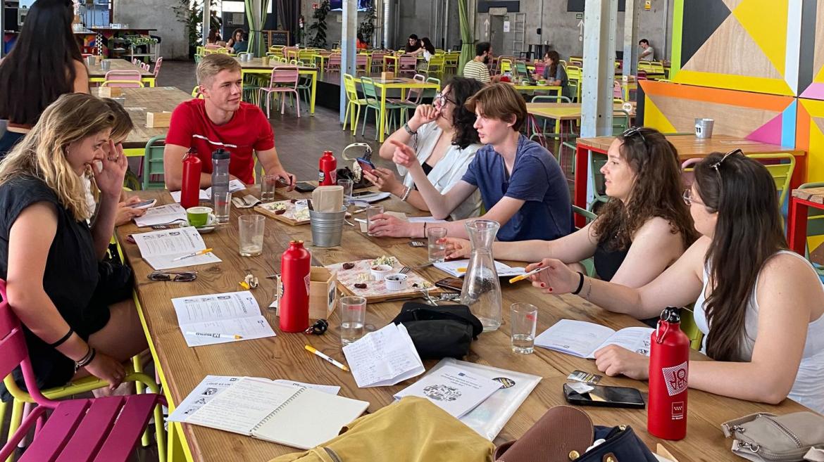 Descubre los Campos de Voluntariado en 25 países: Oferta de la Comunidad de Madrid para jóvenes este verano