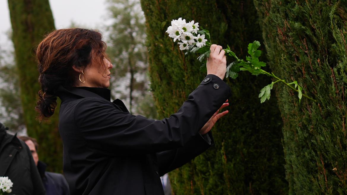 «Díaz Ayuso rinde homenaje a las víctimas del 11-M junto a la AVT» – Mejorando la seguridad SEO y la relevancia de la noticia